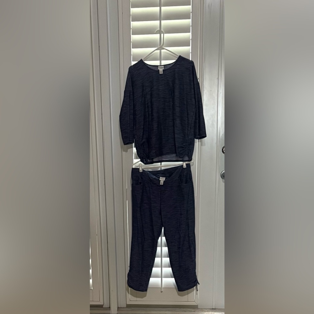 Weekend’s By Chico’s Women's Heathered Navy Long Sleeve Top and Pants Set